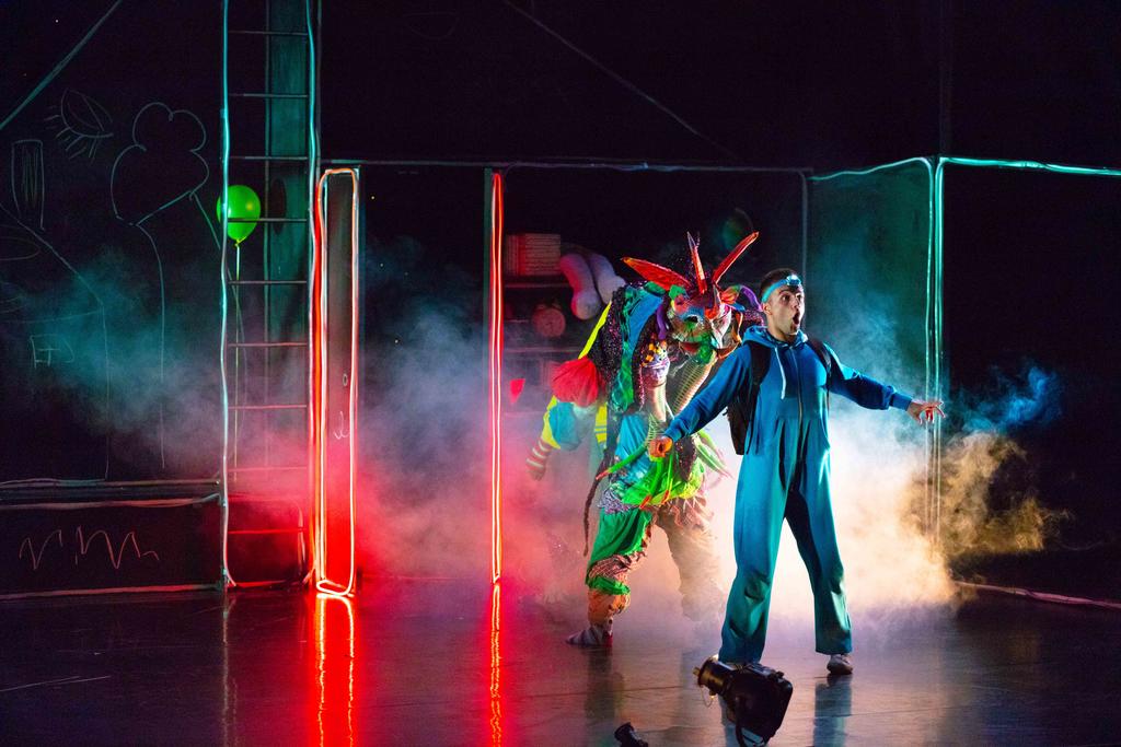 'Moon' is the stage show kids can feel part of. (and draw on) | The Shire